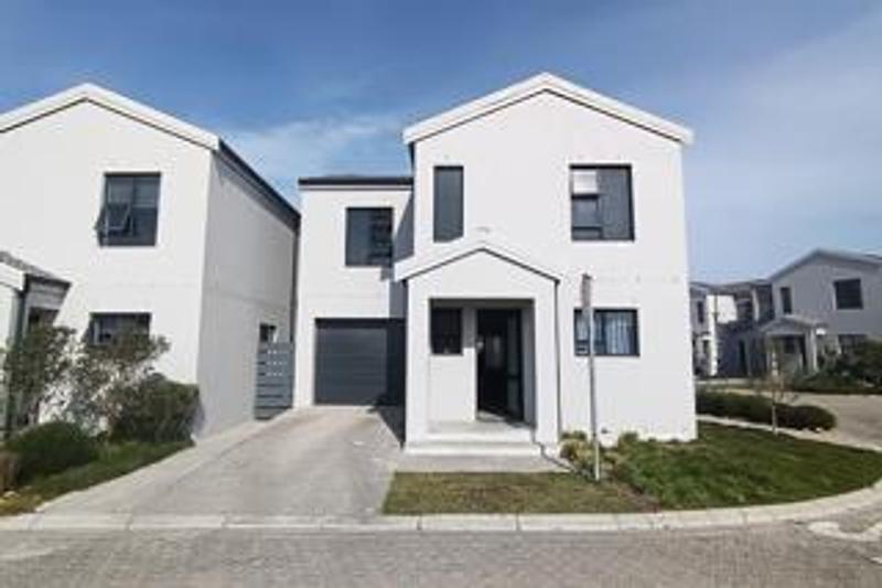 3 Bedroom Property for Sale in Peerless Park North Western Cape